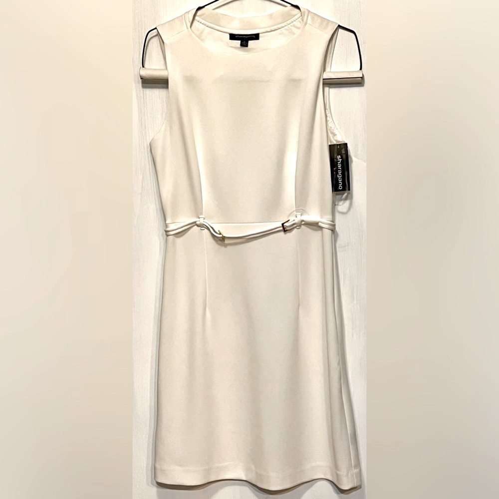 NWT Beautiful white, midi, Sharagano Sheath Dress. Size 10 Thin, 2 buckle belt